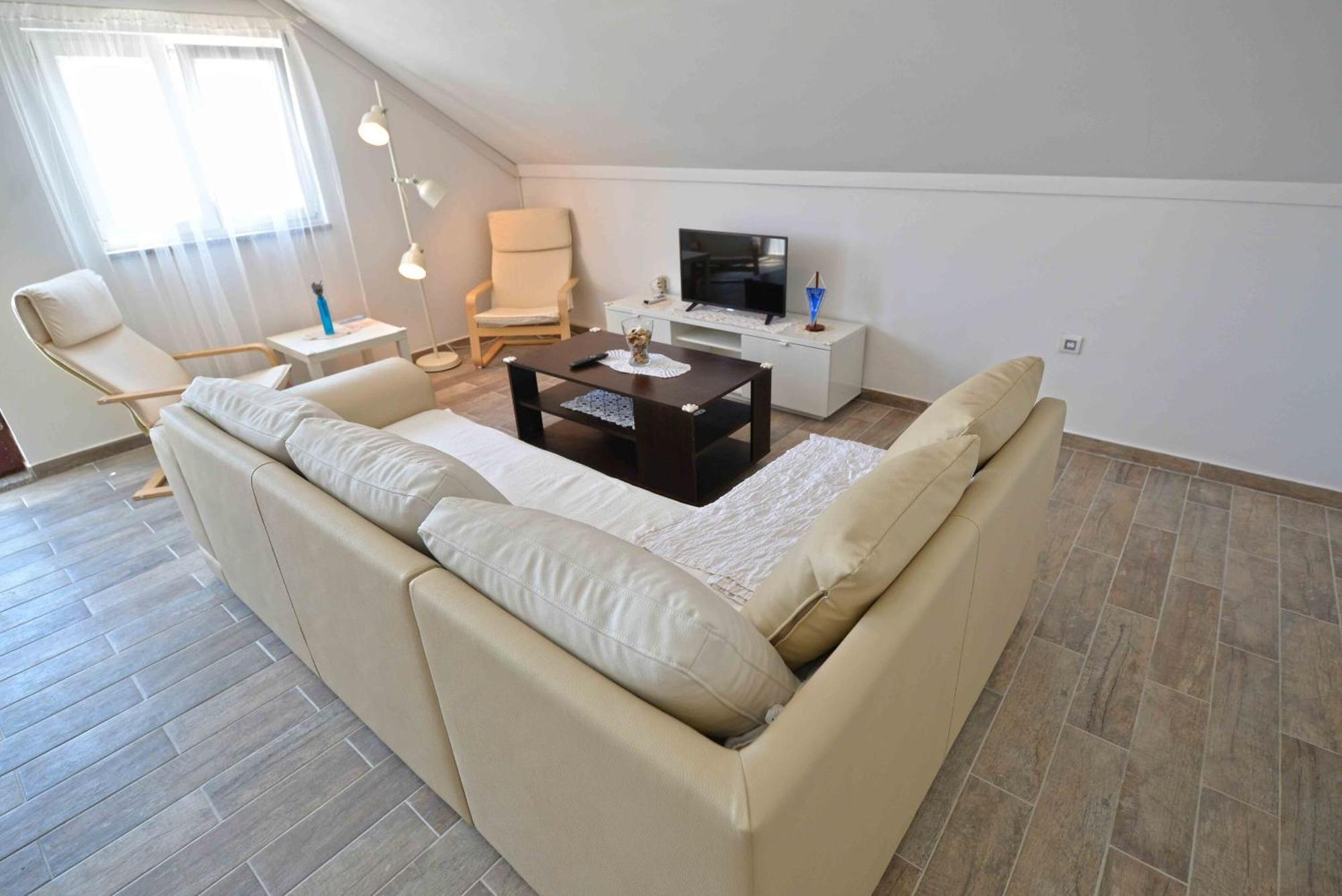 Apartments Mili - Near The Sea And The Centar Of Place Betina  Exteriör bild