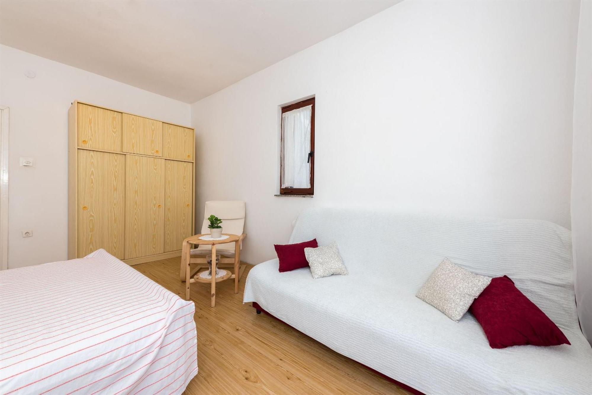Apartments Mili - Near The Sea And The Centar Of Place Betina  Exteriör bild