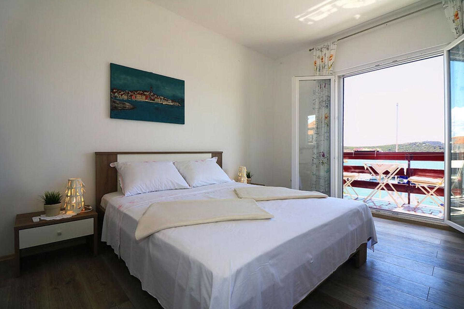 Apartments Mili - Near The Sea And The Centar Of Place Betina  Exteriör bild